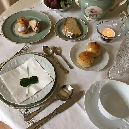 לינה וארוחת בוקר Le Di San Vitale 4*