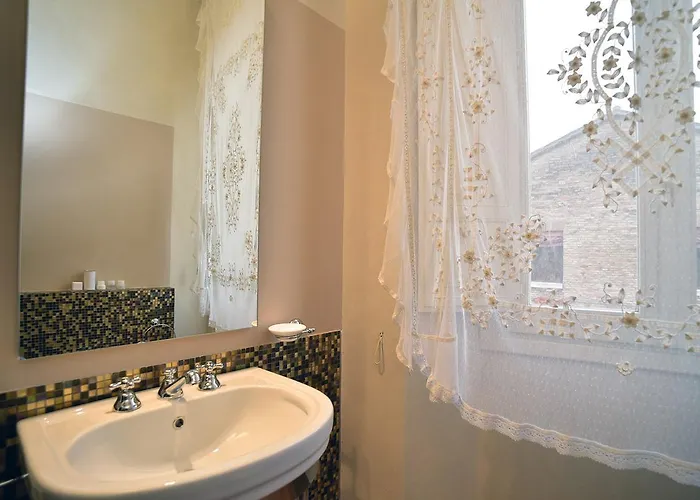 Le Di San Vitale 4* رافيننا