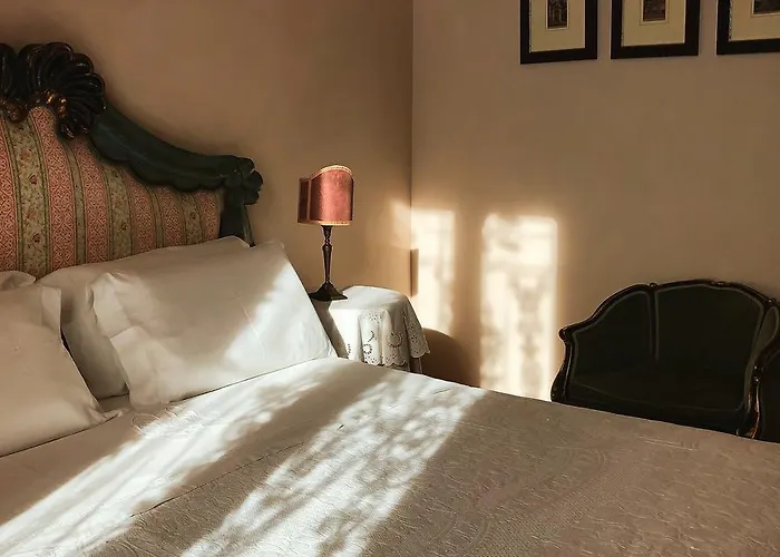 Bed & Breakfast Le Di San Vitale 4*